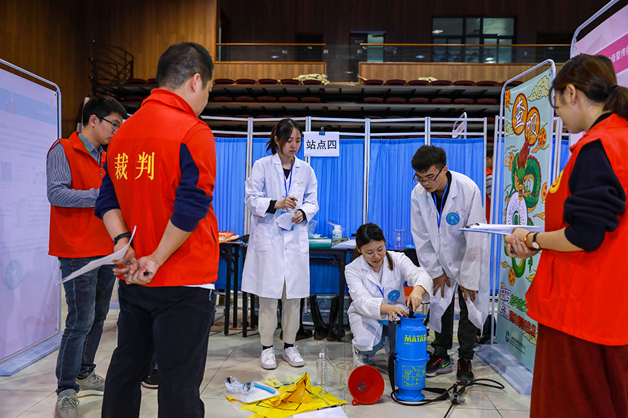 图5 公共卫生基本技能操作考核选手表现